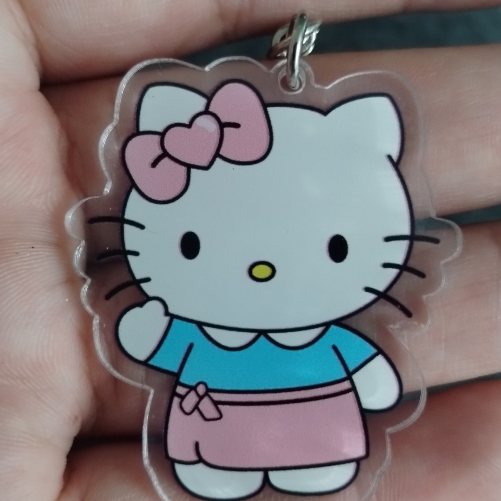 Hello Kitty Keychain - Picture 3 of 4